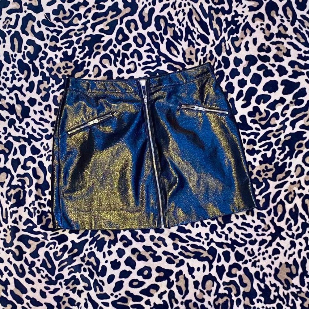 black fake leather skirt